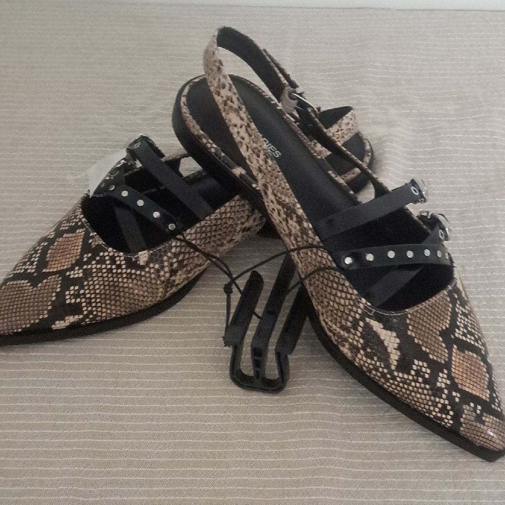 No Boundaries Snake Print Flats with Black Straps